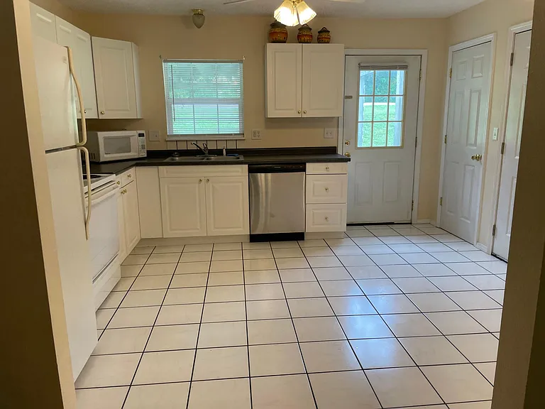 128 Homestead Pl #128 — Photo 9
