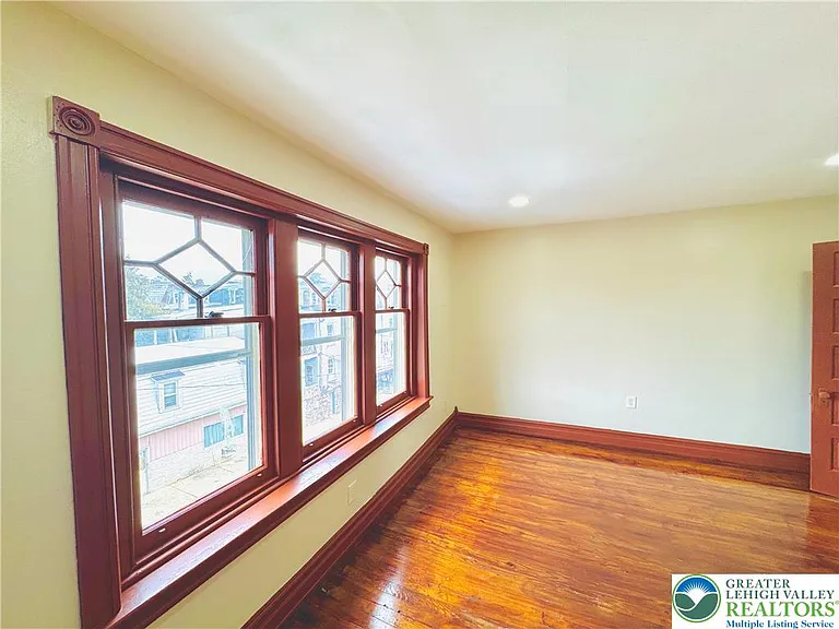 36 S Jefferson St — Photo 26