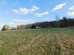 133 Tennis Ct, Mount Pleasant, PA 15666