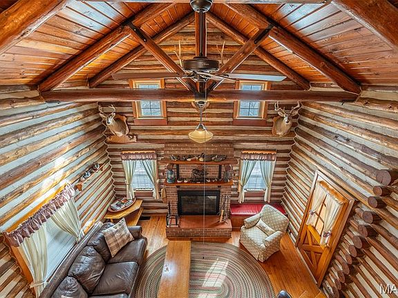 5th image of 13 Walleye Ln