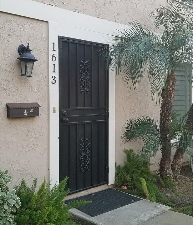 1st image of 1613 Grant Pl