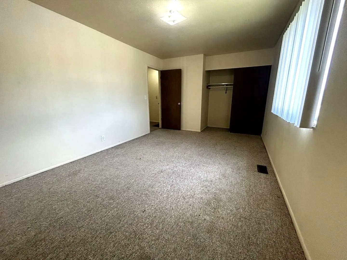 449-485 N 1465 W — Photo 4