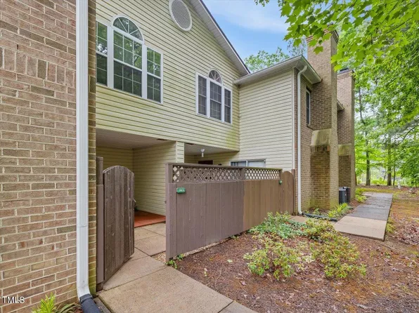 383 Summerwalk Cir #383, Chapel Hill, NC 27517