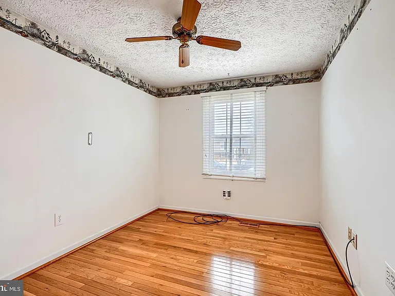8908 Golden Tree Ln — Photo 14