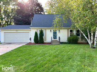 1165 Hanover St, Owosso, MI 48867
