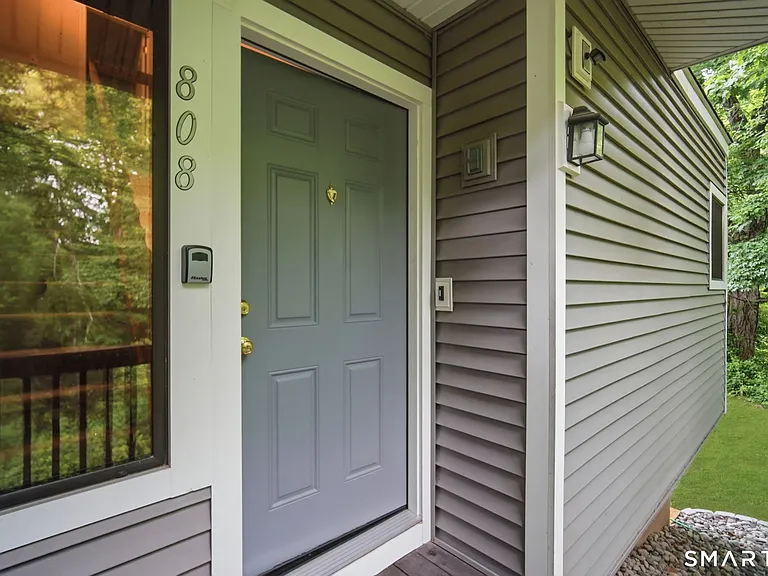 808 Mill Pond Dr #808 — Photo 4
