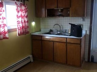 11 W Grant St, Houston, PA