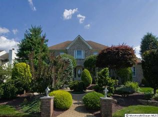 8 Amagansett Dr, Morganville, NJ 07751