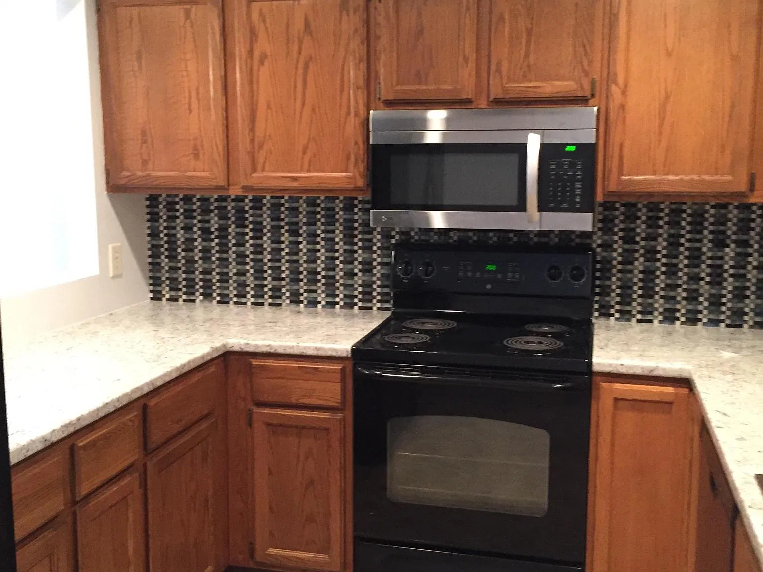 2 bed, 1019 sqft, $1,300 — Photo 3