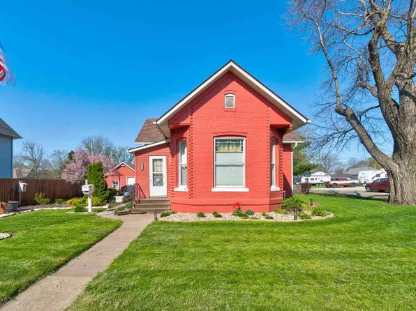 1113 N 2nd Ave, Washington, IA 52353