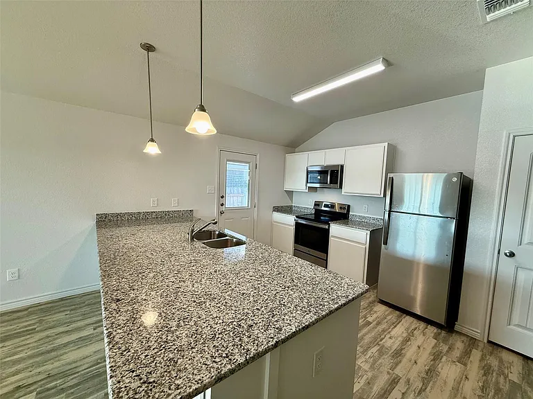 209 Dolphin Dr #B — Photo 6