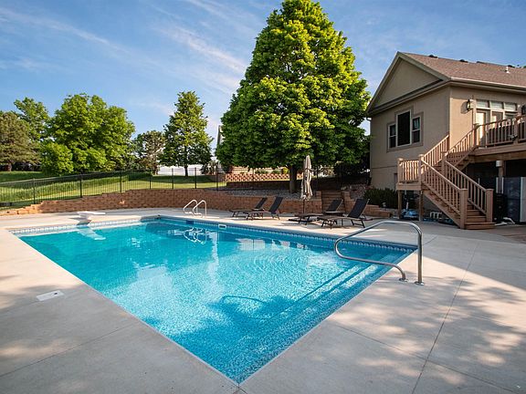 5th image of 33789 Foxview Ln