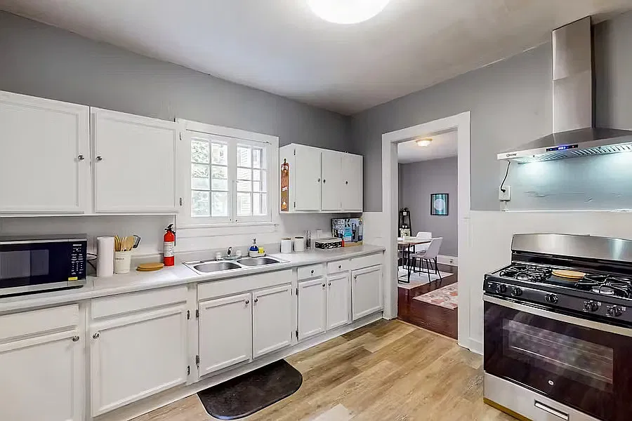 5 bed, 1840 sqft, $2,250 — Photo 2