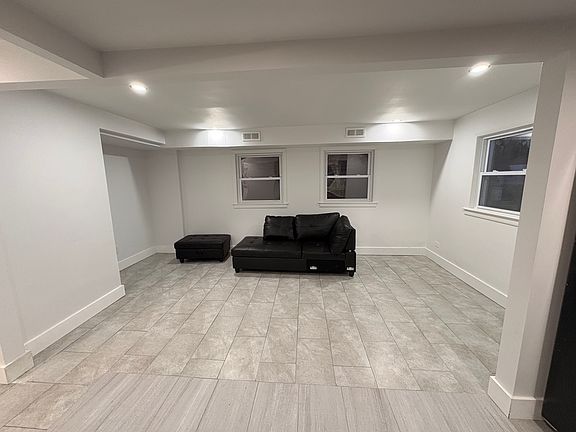 4th image of 7224 S Central Park Ave #2