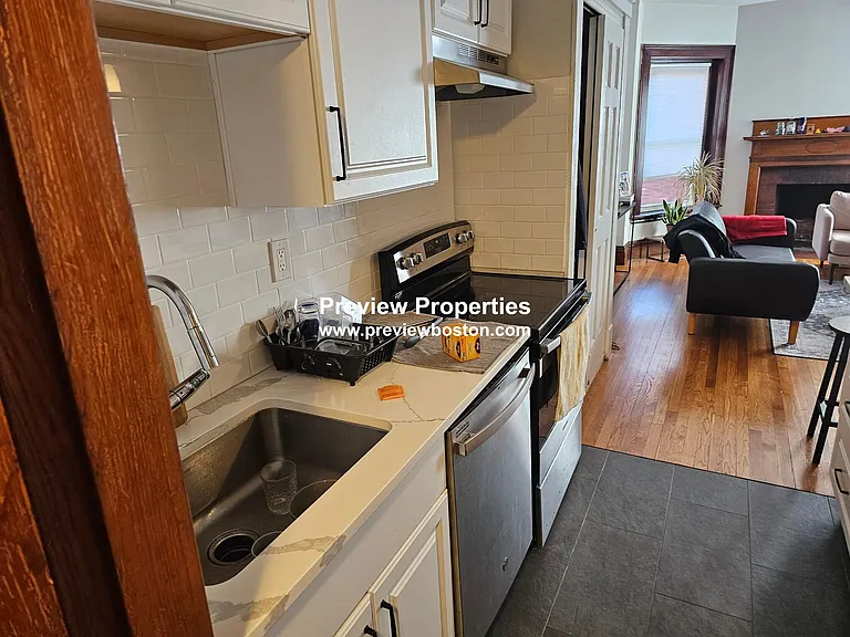Beacon St — Photo 1