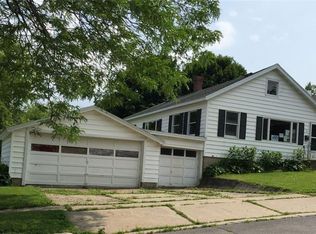 54 Hamilton St, Oswego, NY 13126