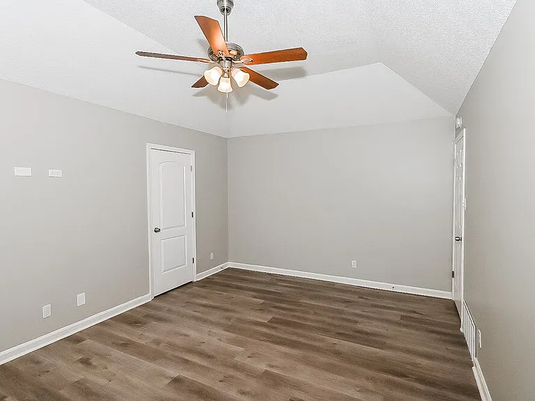 9898 Sequoia Ln — Photo 8