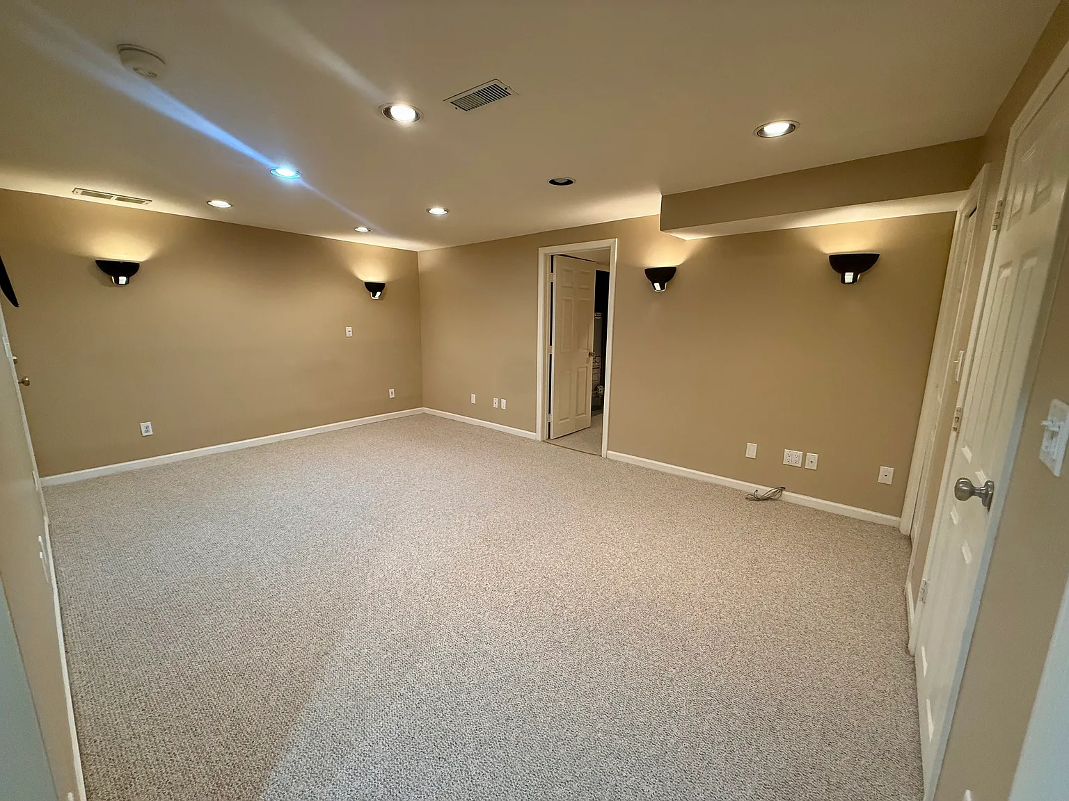 2 bed, 1059 sqft, $2,250 — Photo 2