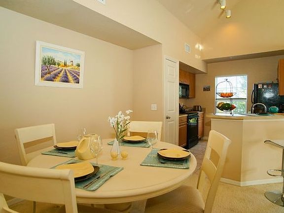 5th image of 1020 Villagio Cir Unit 104