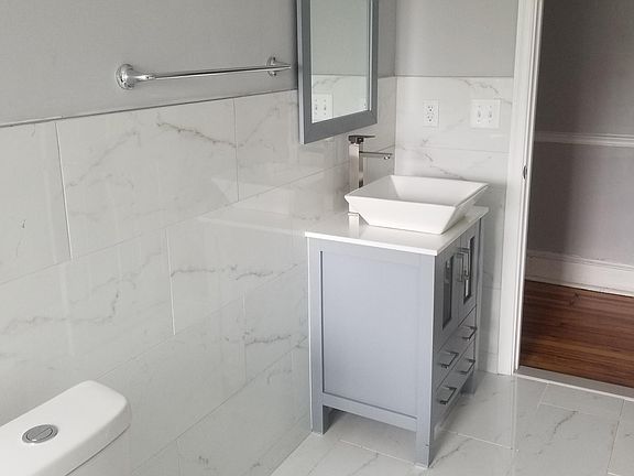 2nd image of 2801 W Queen Ln Floor 3
