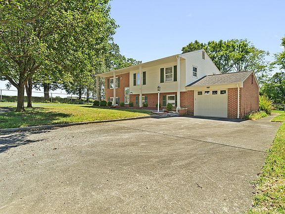 2nd image of 1402 Brushy Mountain Dr