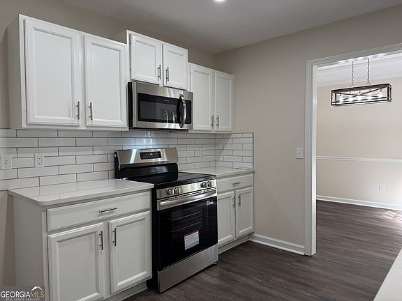 5th image of 509 Carriage Ln