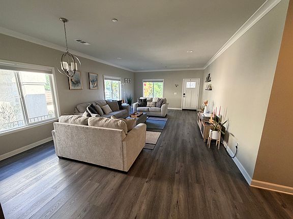 3rd image of 20287 Newton St