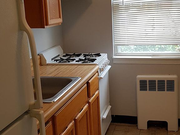 3rd image of 6413 Malvern Ave