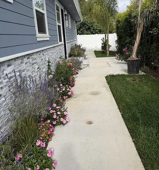 17175 Rayen St — Photo 3