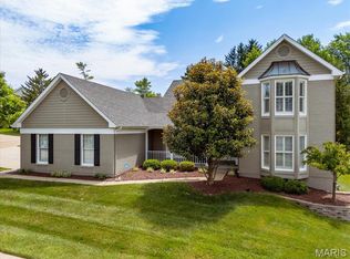 318 Berry Bush Ct, Ballwin, MO