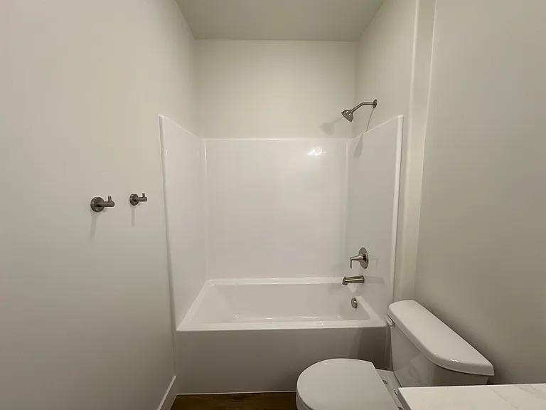 604 S 2355 W — Photo 9