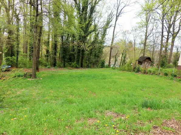 121 Wainwright Rd, Oak Ridge, TN 37830