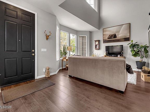 5th image of 1045 Greenwich Way