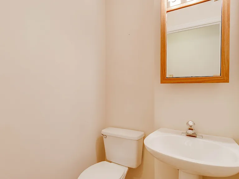 75 Heather Rd — Photo 12
