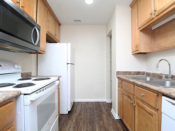 5th image of 5207 Charbar Dr APT B