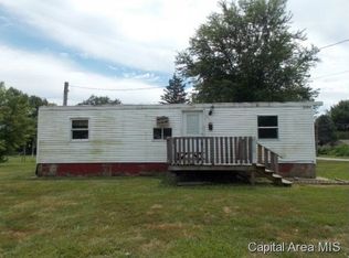 415 W South St, Girard, IL