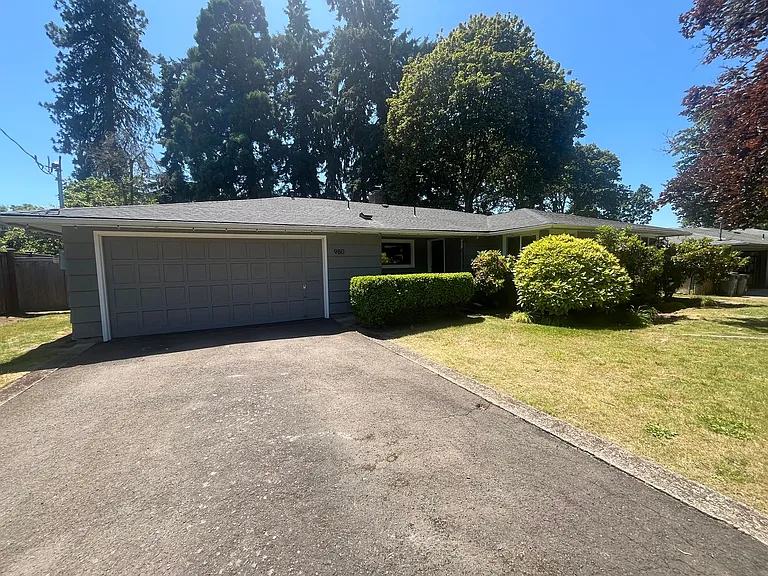 980 Sherwood Pl — Photo 2