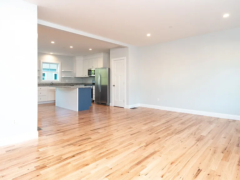 Paul's Place — Photo 12