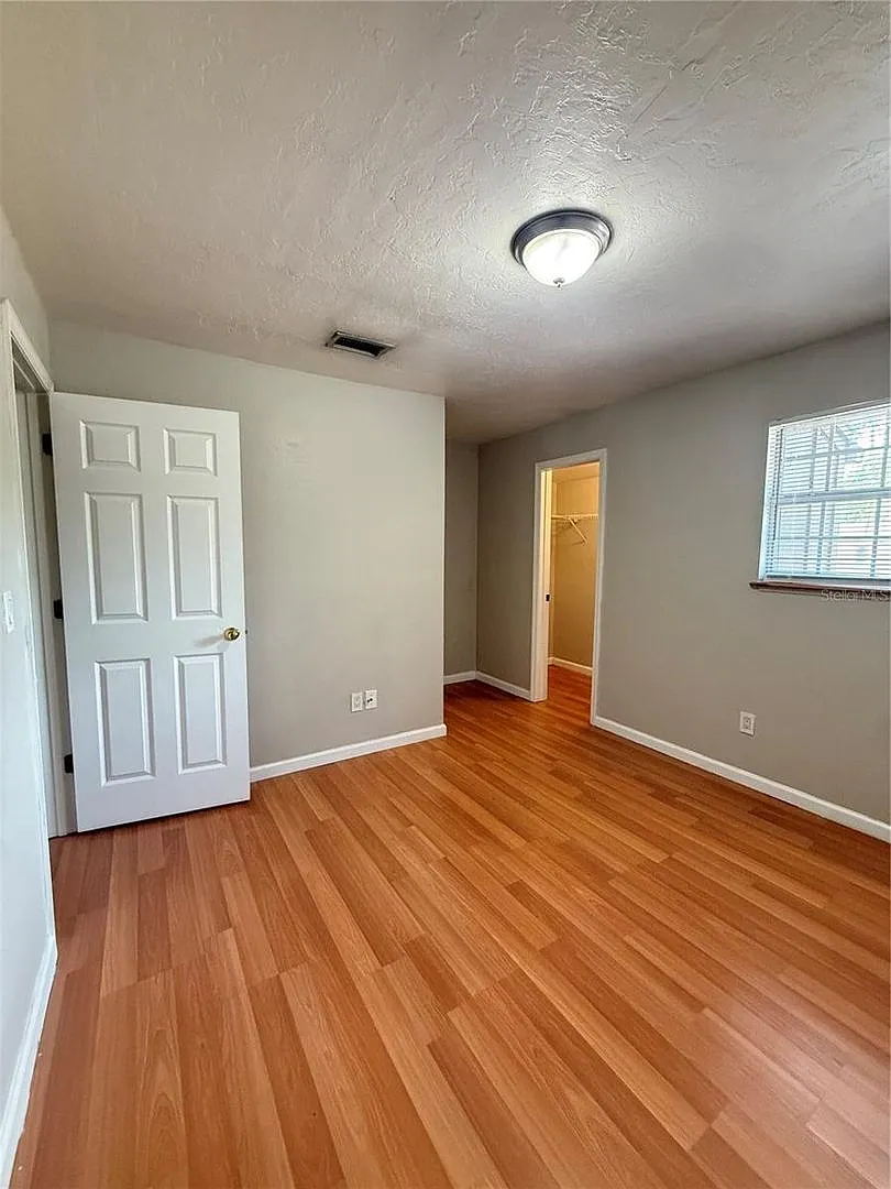 630 SW 10th Lane — Photo 3