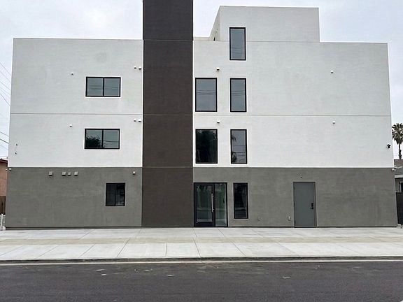 3rd image of 628 E 79th St #3