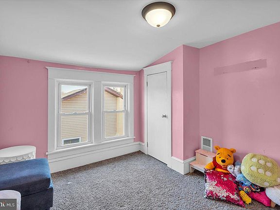 4th image of 36 Cressmont Ave
