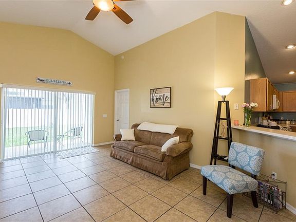 5th image of 723 Windsor Estates Dr