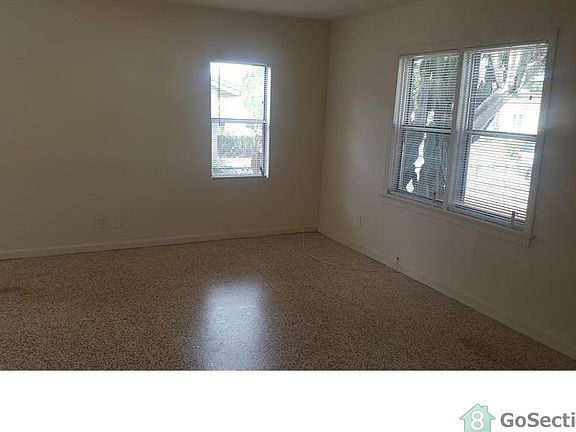 2nd image of 914 33rd St