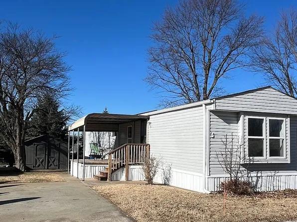 3 Ray Dr, Ofallon, MO 63366