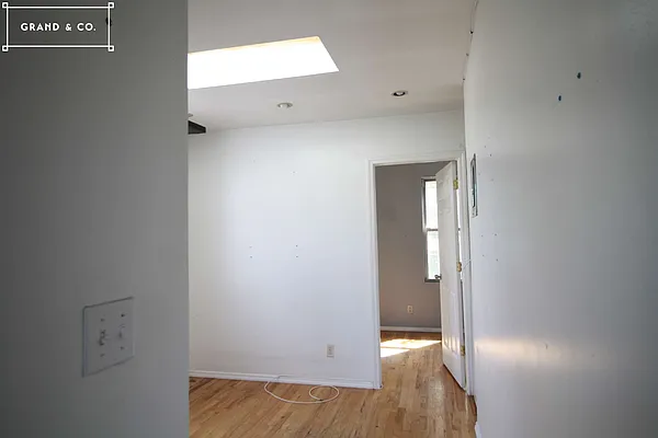 Rented by Grand & Co. | media 39