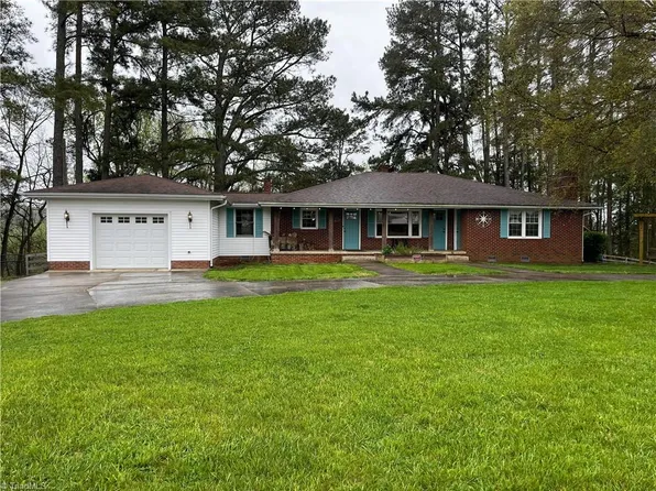 8915 New Hope Rd, Denton, NC 27239