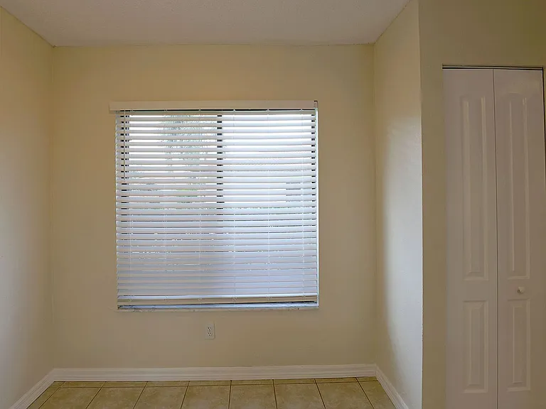 1420 Park Shore Cir #3 — Photo 10