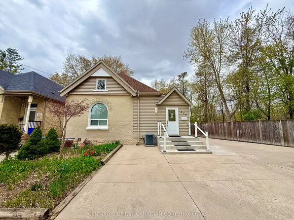236 Raymond Ave, London, ON N6A 2N1