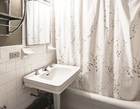 5th image of 312 E 42nd St #307