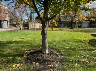 945 Pine Tree Ln, Winnetka, IL 60093